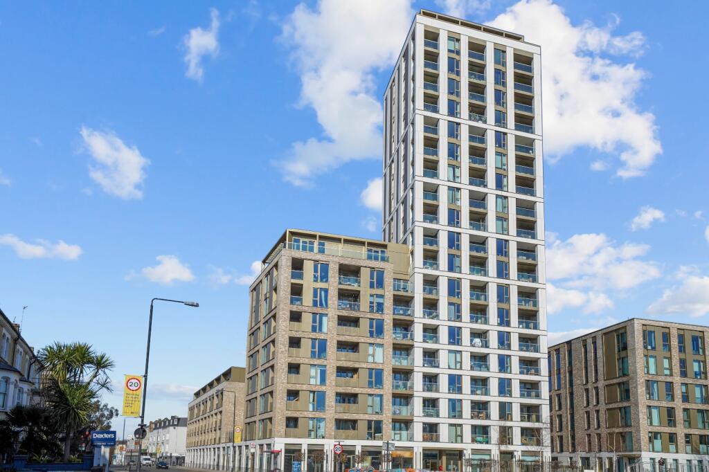 71, 151 Stockwell Rd