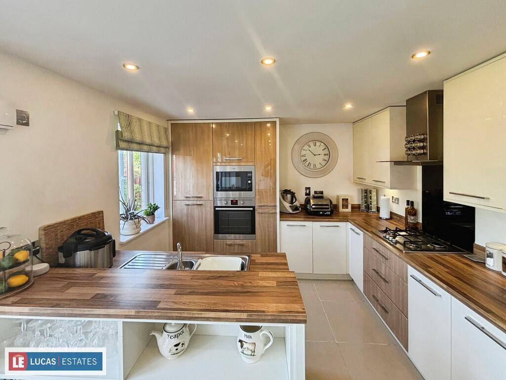 77785e30-2D-4756-...