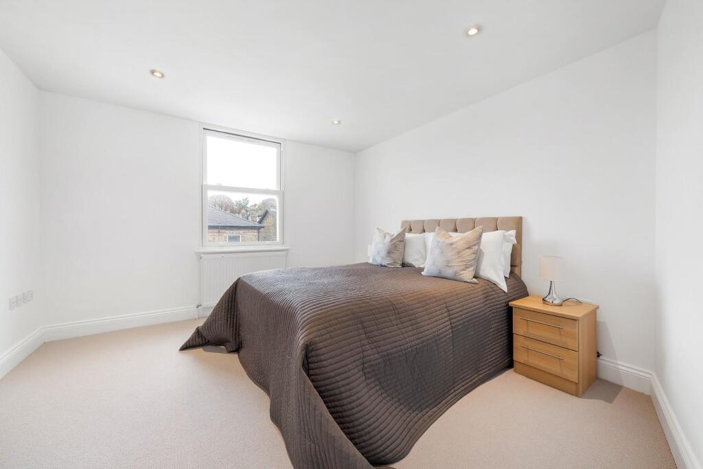 Bedroom 2.JPG