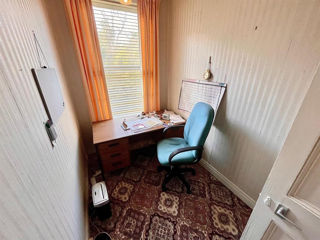 Study/Bedroom 5