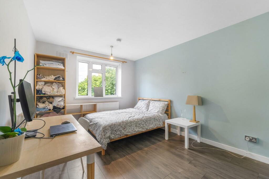 Bedroom 1.jpg