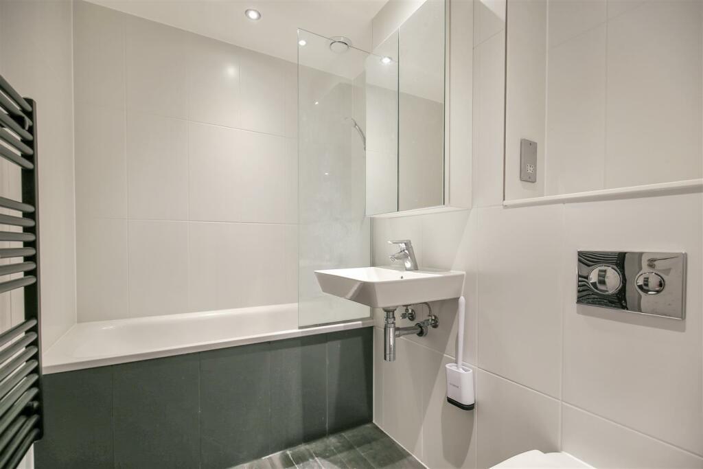 bathroom...jpeg
