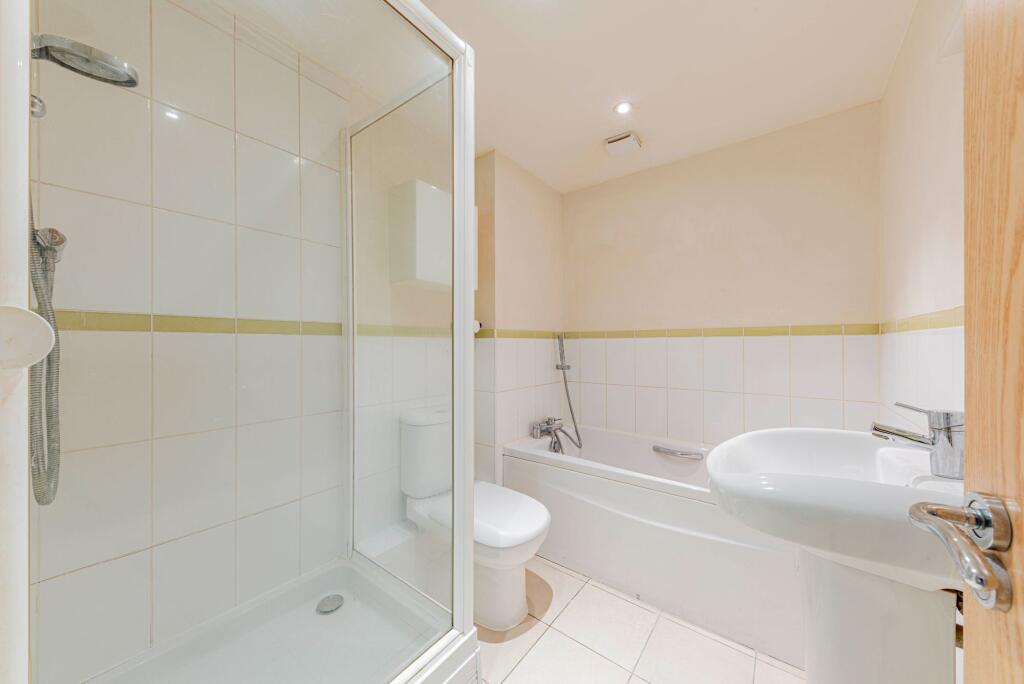 Bedroom One Ensuite (1)