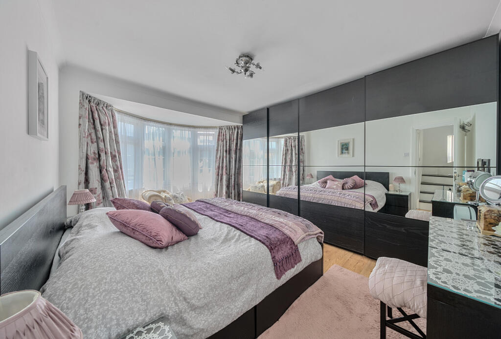 1310835-4-684af8b...