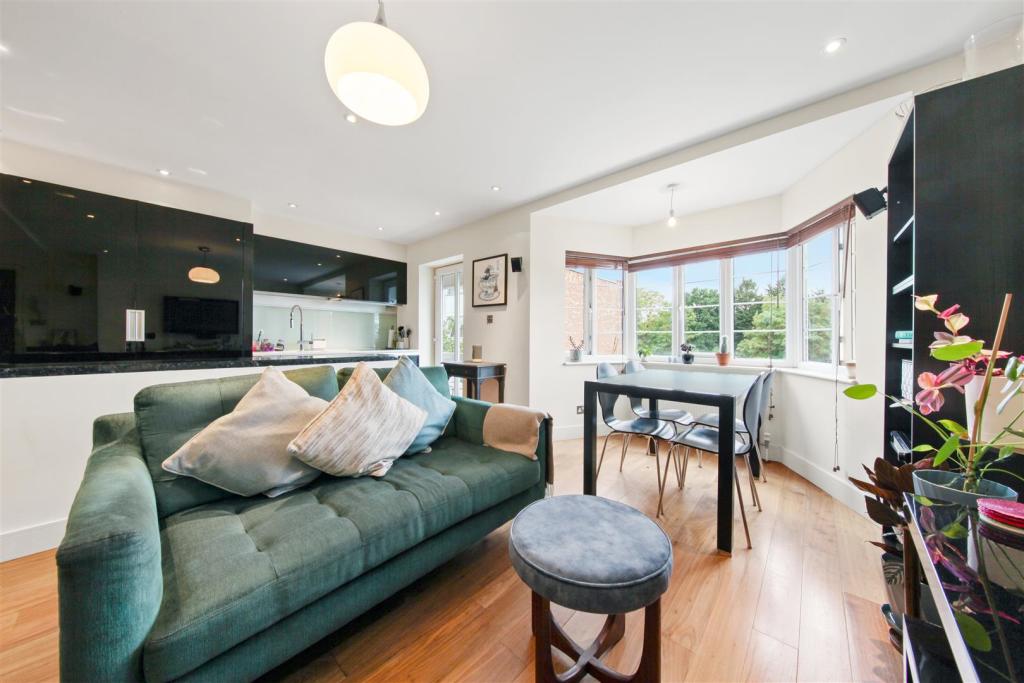 Flat 32, Whittington Court - lHfeT6HOwg1mVDD2P1gX.