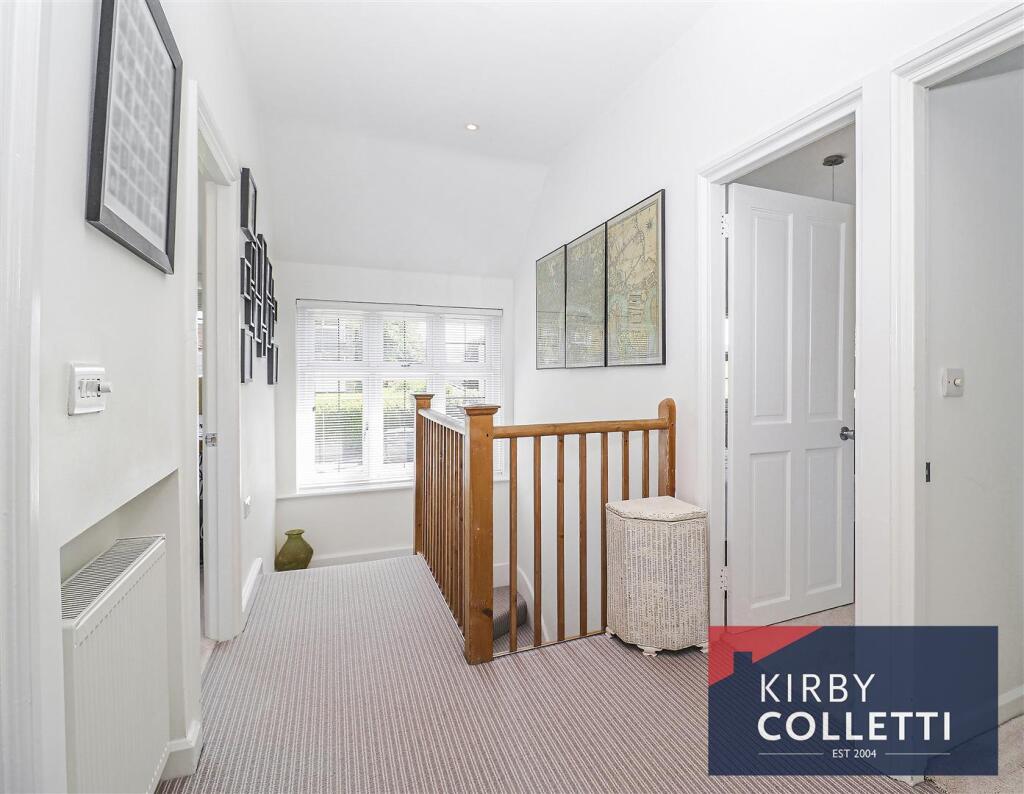 FIRST FLOOR LANDING