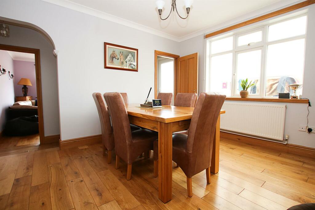 IMG_0328 DINING RM.jpg