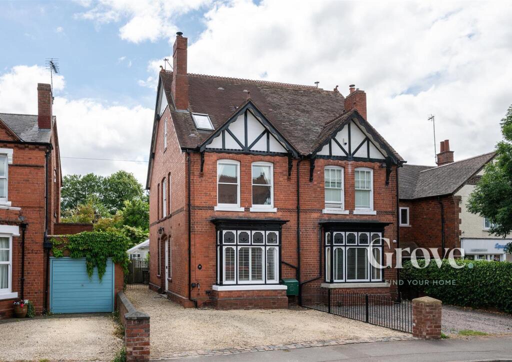 Station Road Hagley 2.jpg