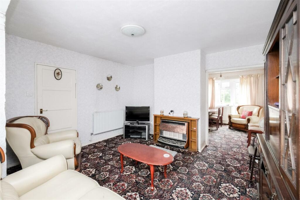82 Millfield Avenue-3.jpg