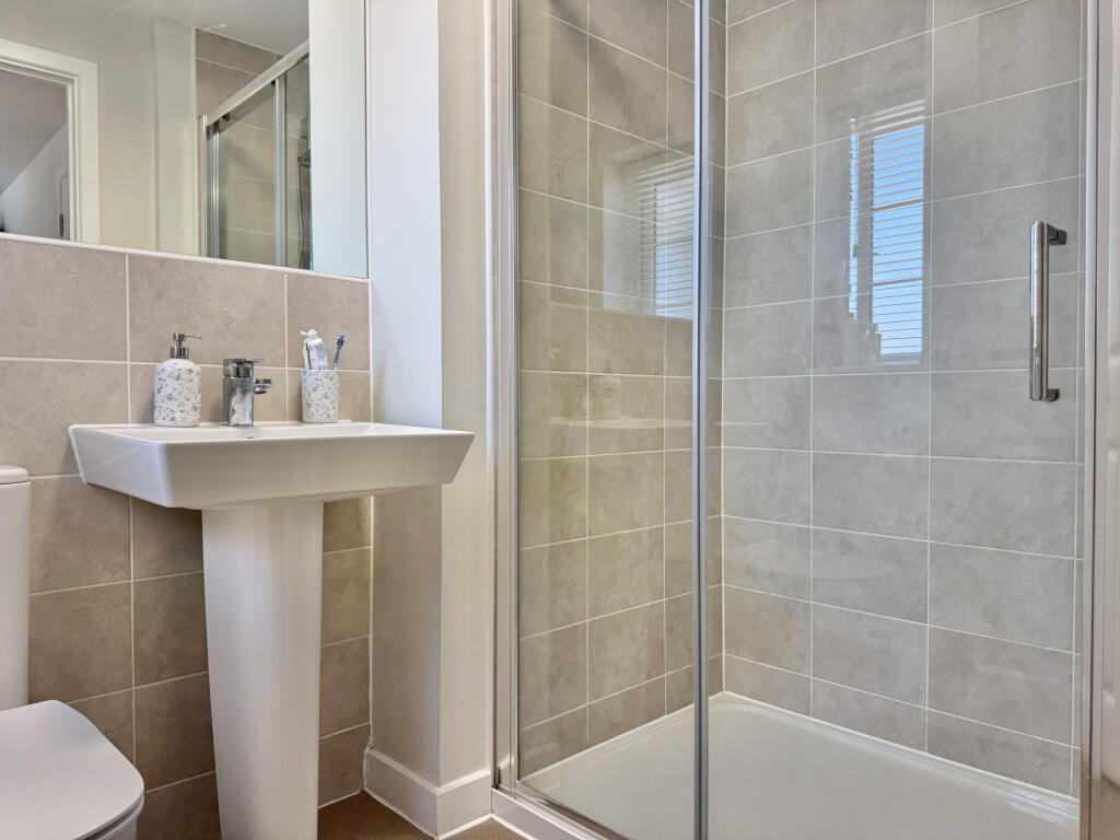 Ensuite Shower to Bedroom One