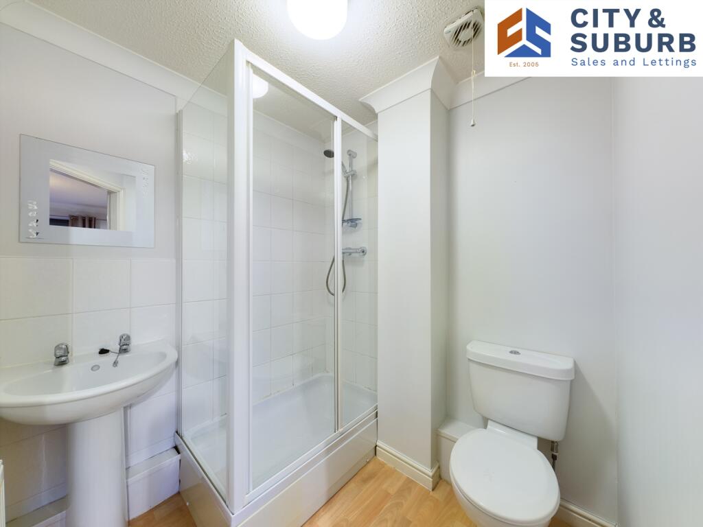 HC04 - En-Suite
