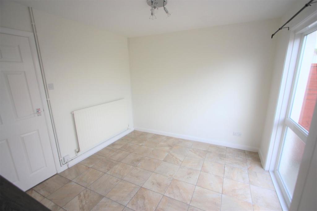 24 Dale Road Dining Area
