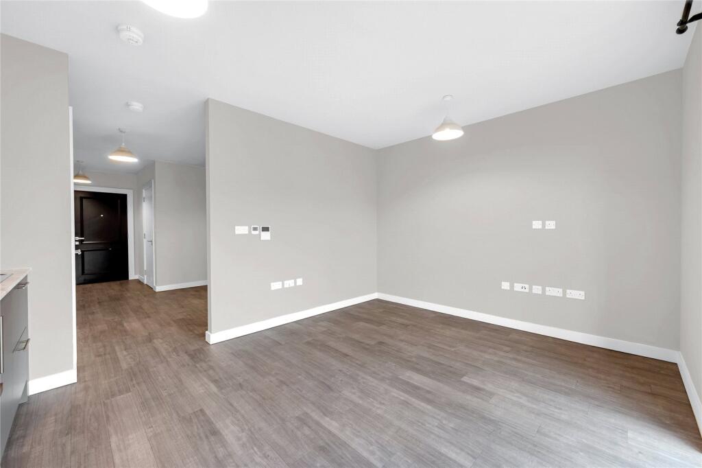Kitchen / Reception