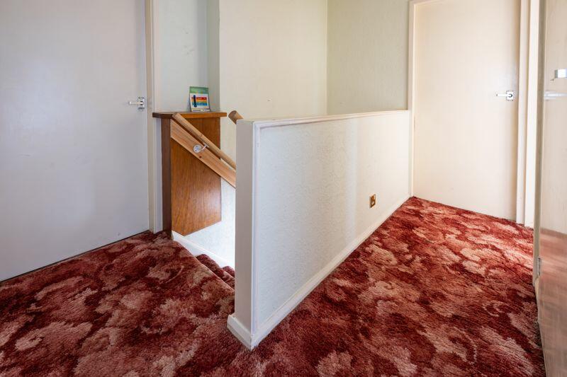 FIRST FLOOR LANDING
