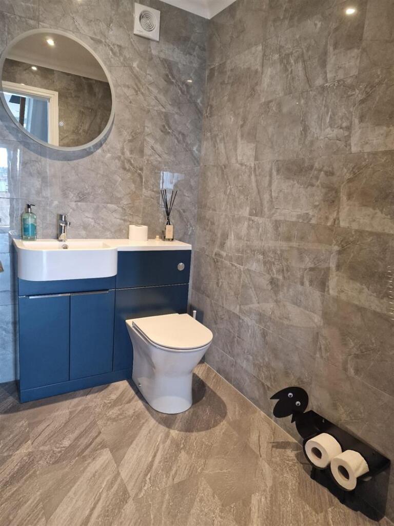 whitewings toilet.jpg