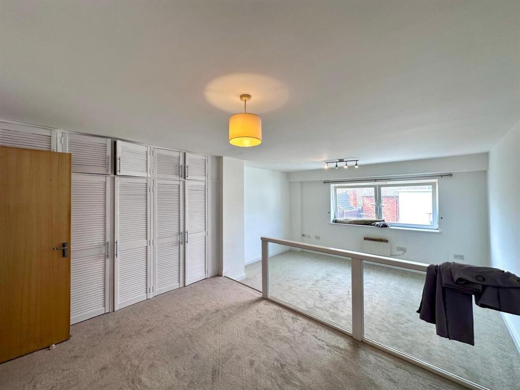 Flat 8 12 tufton street photo 1 .jpeg