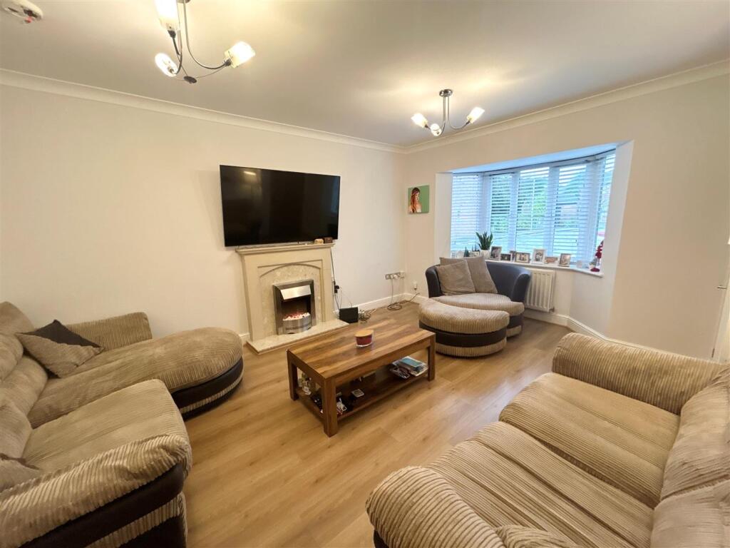 Living Room.jpg