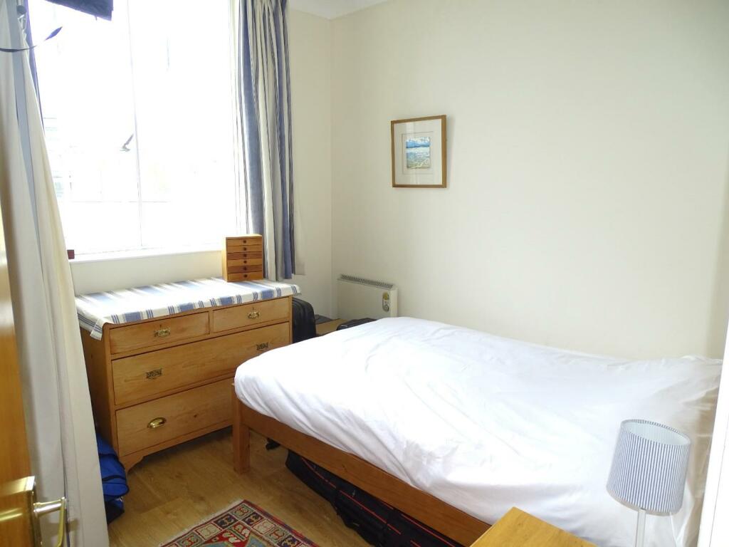 DOUBLE BEDROOM