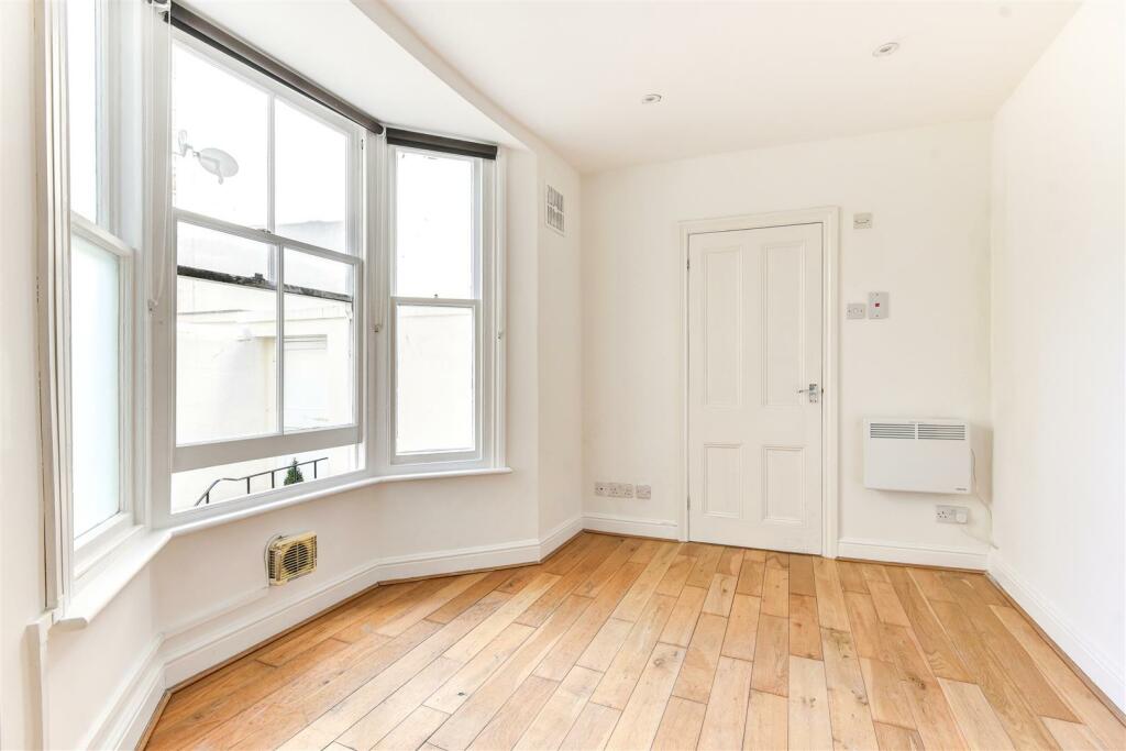 Studio Room