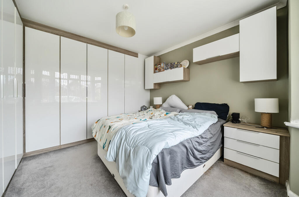 1298825-5-68385c4...