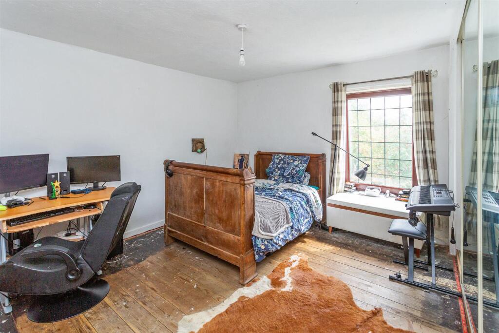 17_bedroom_2a.jpg