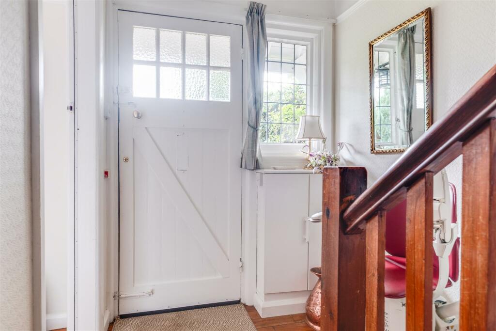 Constables - Holywell Close-13.jpg