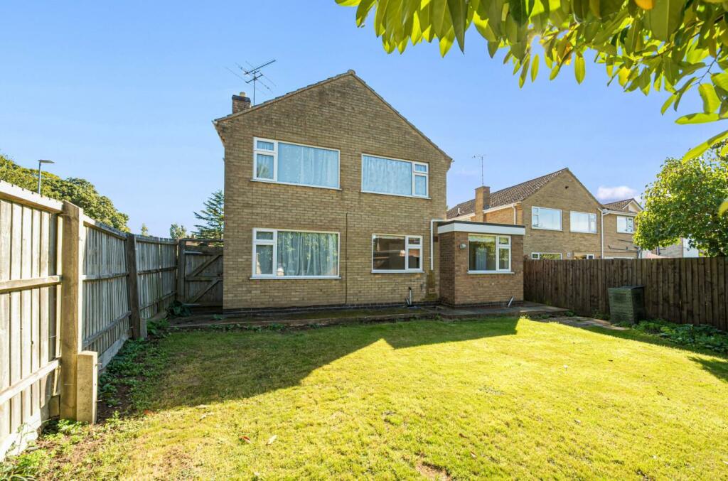 2 Rowan Drive, Lutterworth