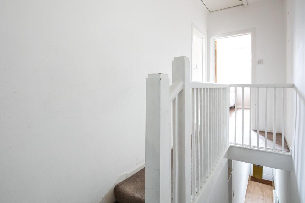 71 Hungerford Road-10.jpg