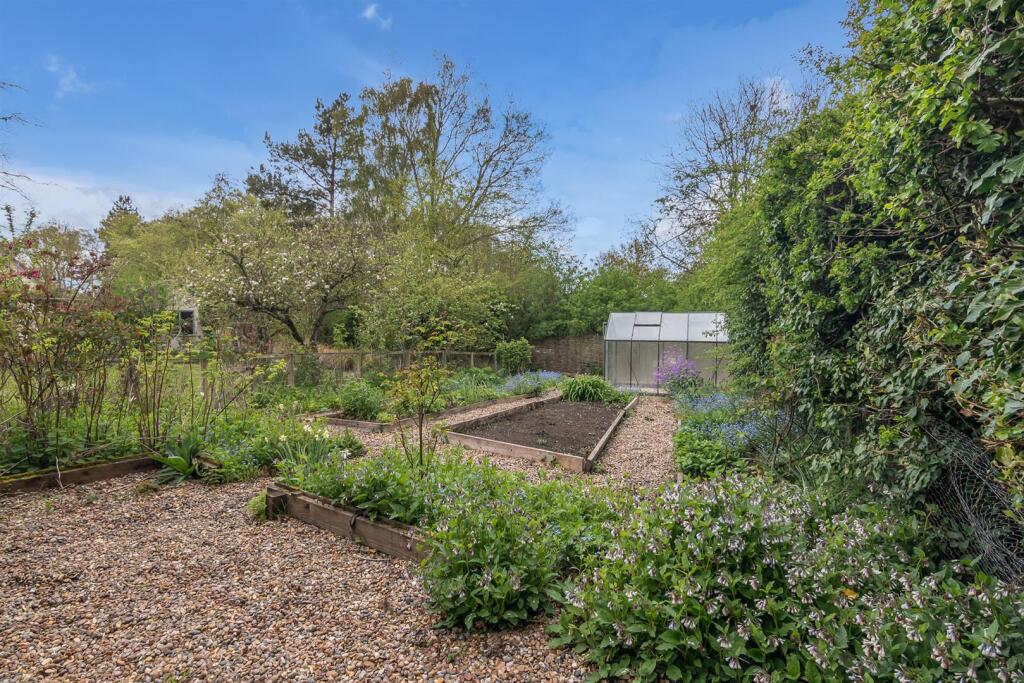 1 Harleston Road Linstead IP19 0LE (47).jpg