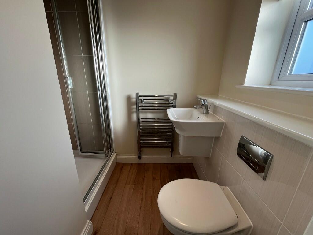 EN SUITE