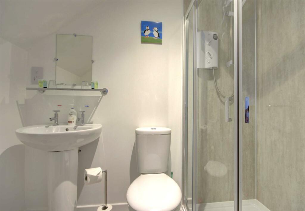 EN SUITE