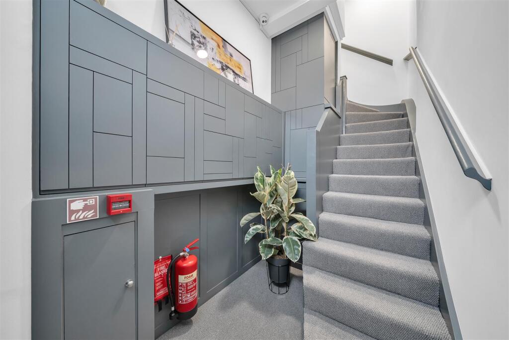 Hallway.jpg