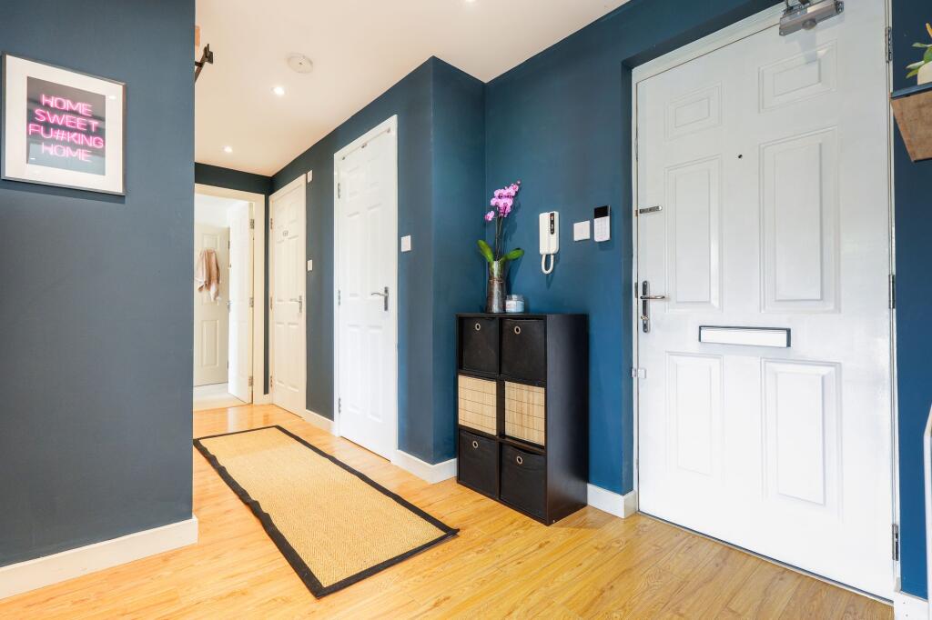 Spacious, welcomingHallway