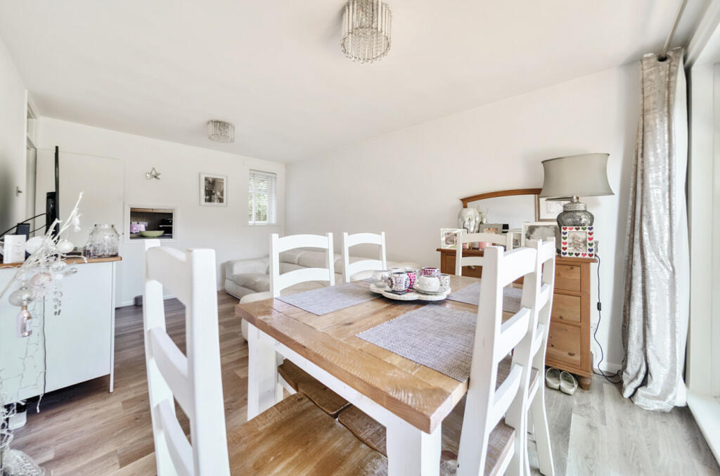 1312722-7-6852fbd...