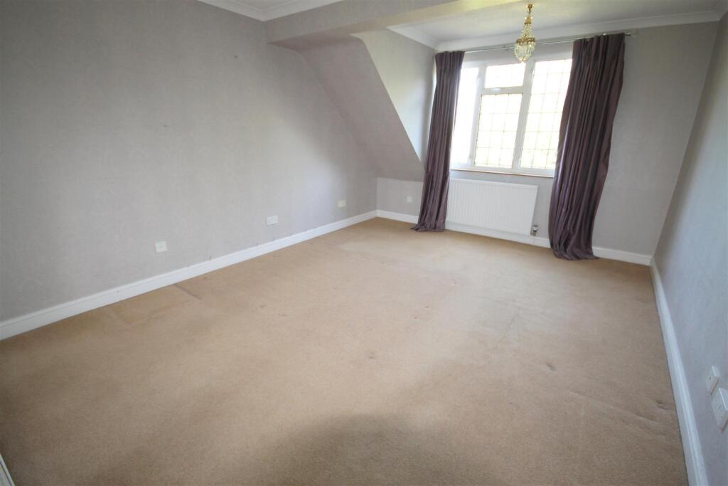 GB FF Bedroom 1 iv.JPG