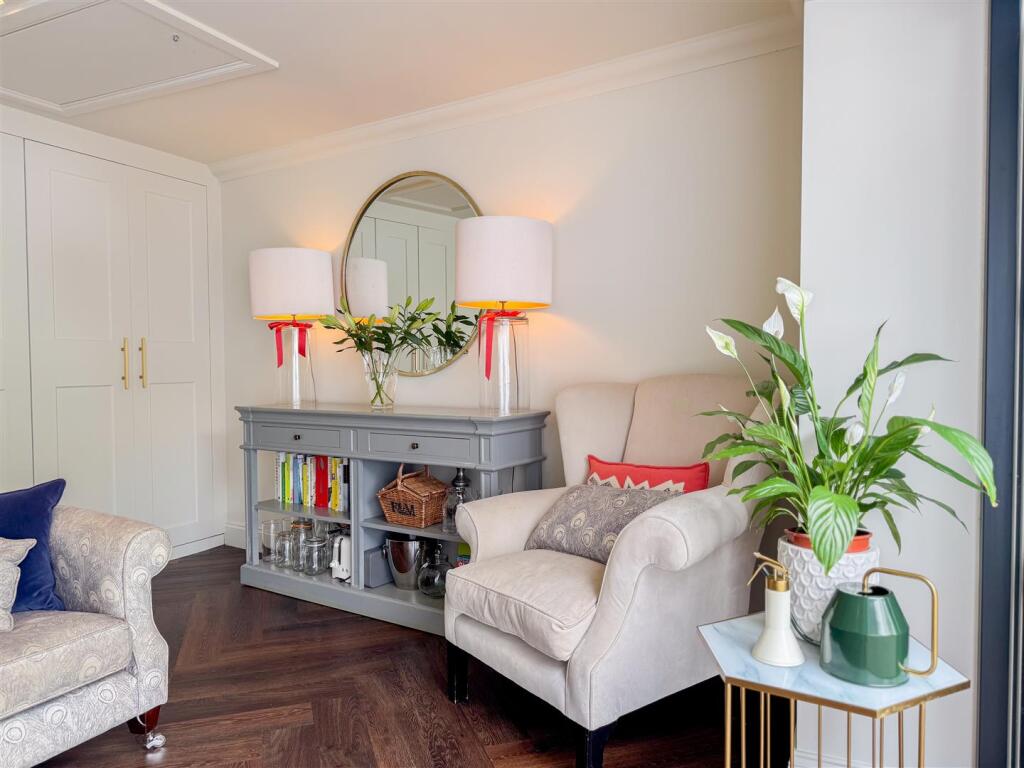 Kitchen/Dine/Family Area