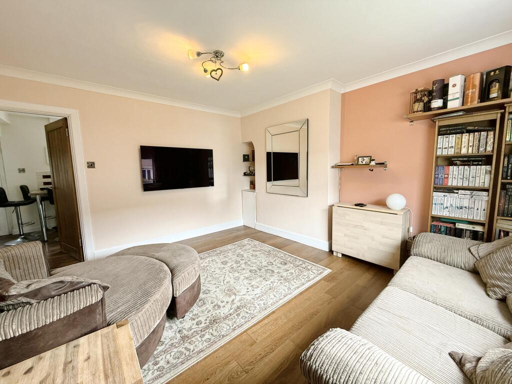 Lounge angle 1