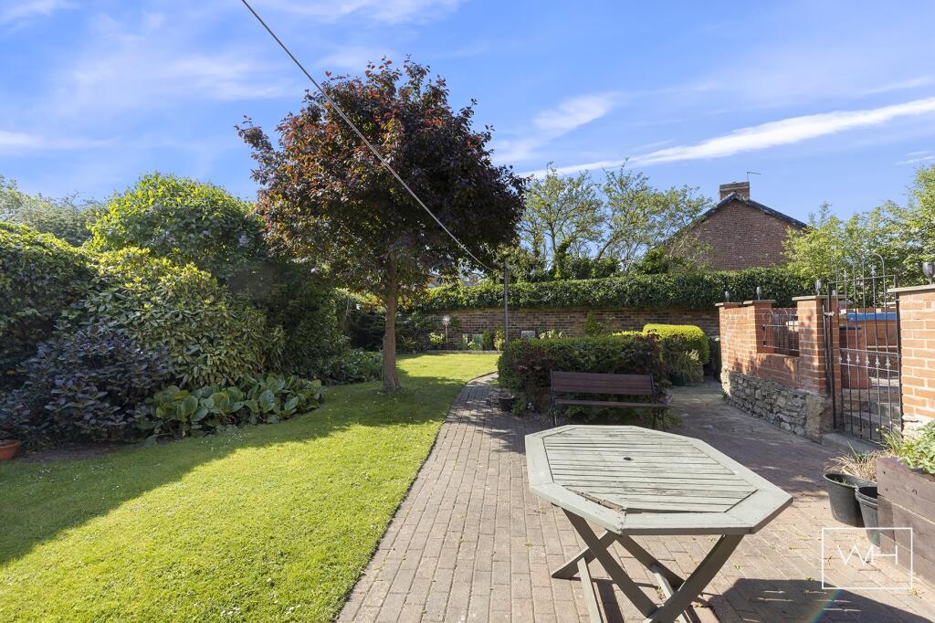 2 Finkle Street, Ben