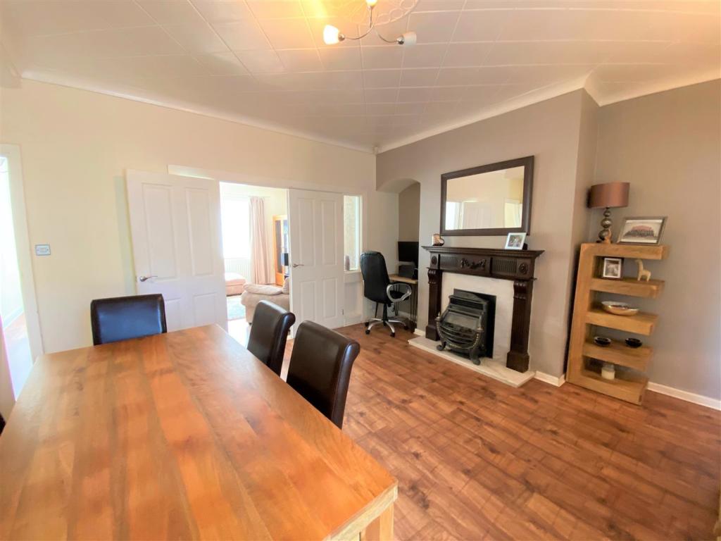 Dining Room3.jpg