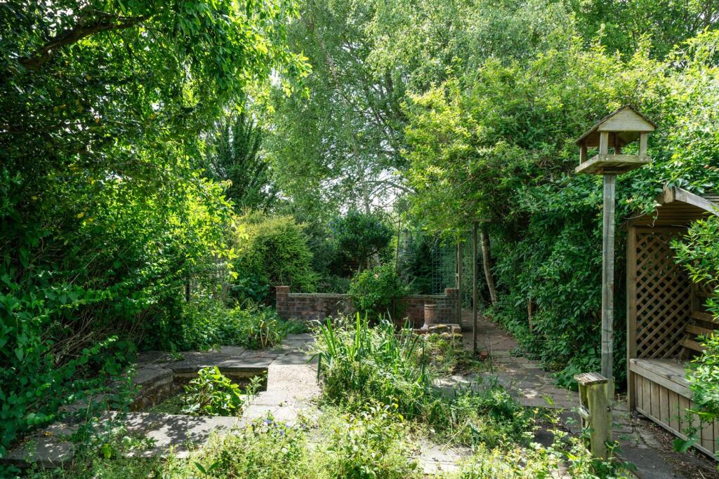 30-Pondfield-Crescent-1016.jpg