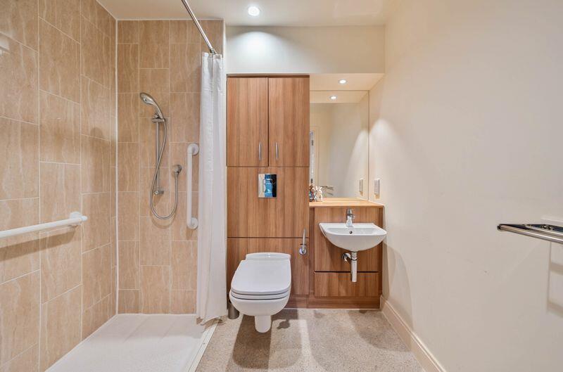 Ensuite shower room to bedroom