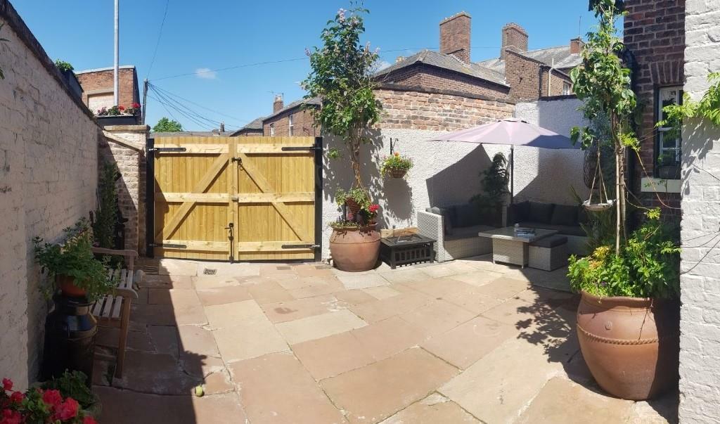 garden 1.jpg