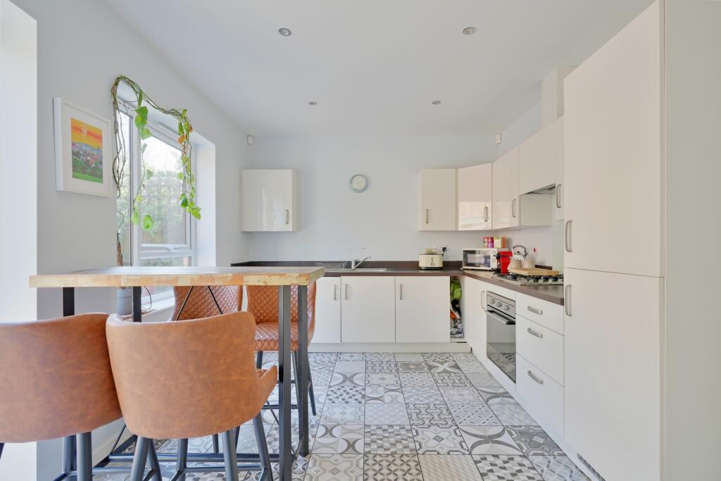 Breakfasting Kitchen