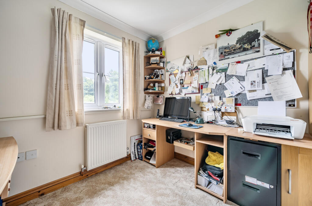 1327840-12-6877e8...