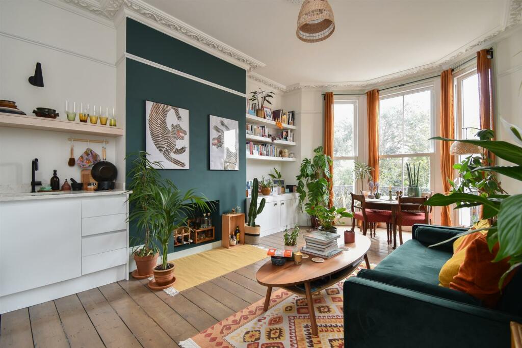 Living room &amp; kitchen