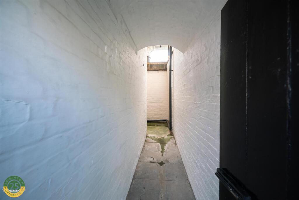 Side Passage 4.jpg