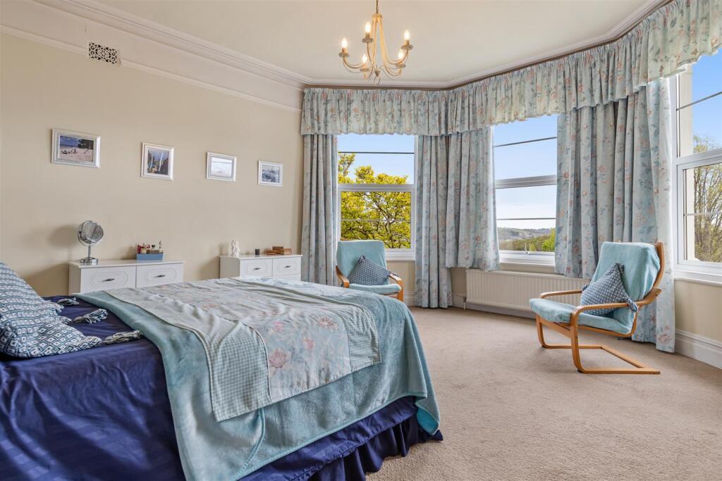 A39 - 26 College Road Newton Abbot - 250422.jpg