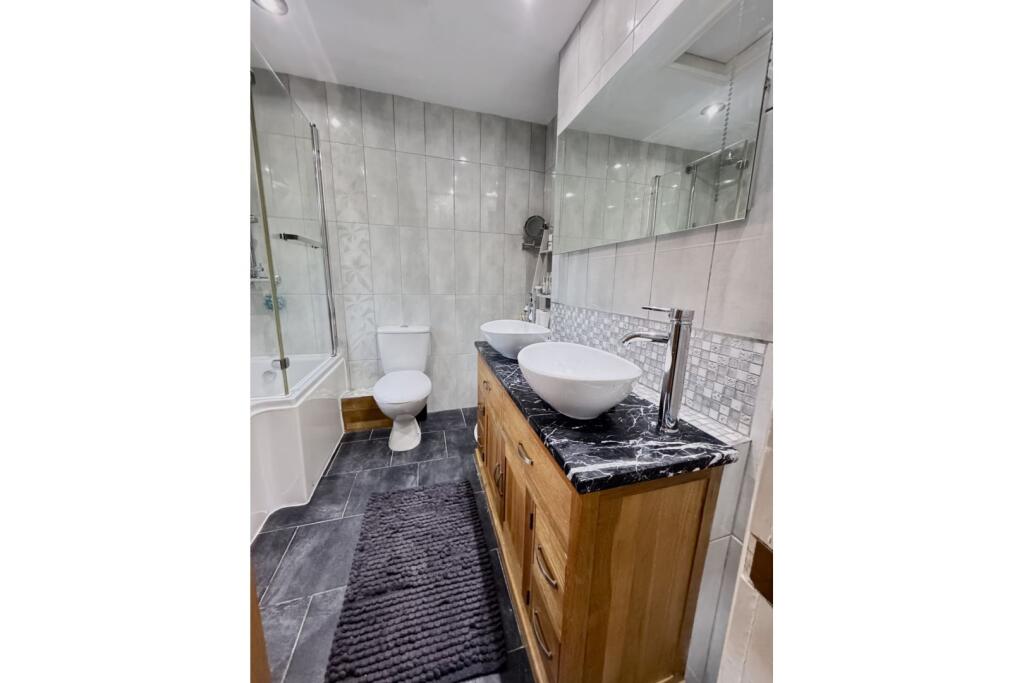 Master En-suite