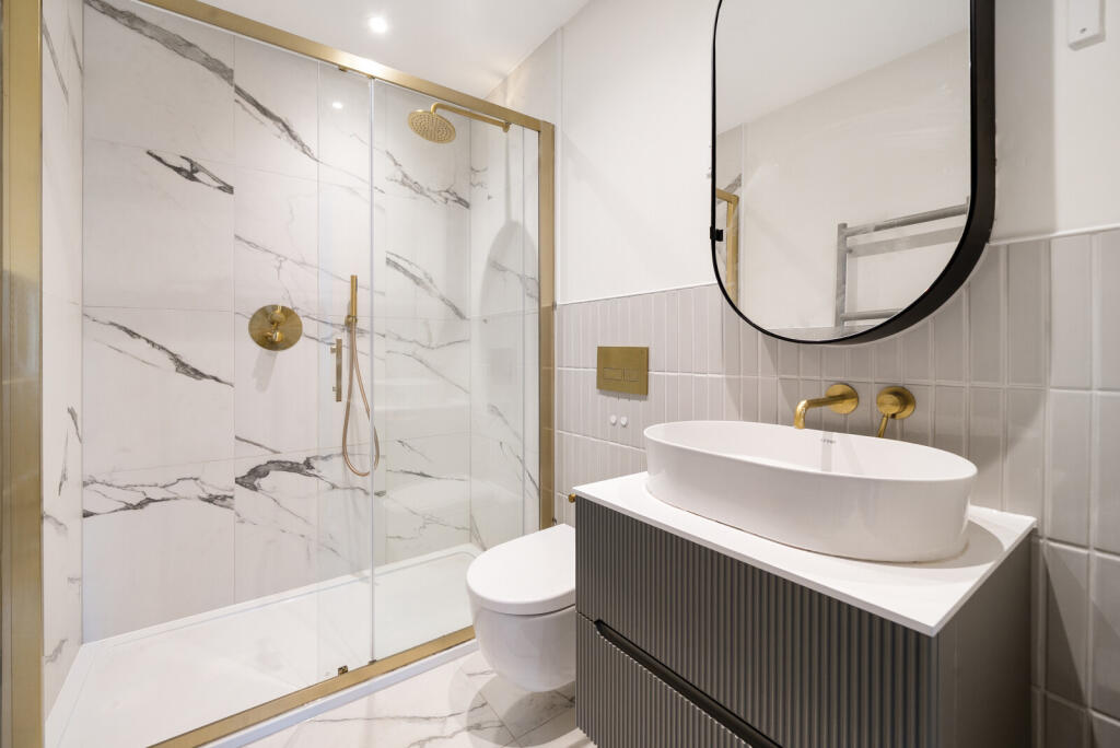 1364344-9-68e4fa0...