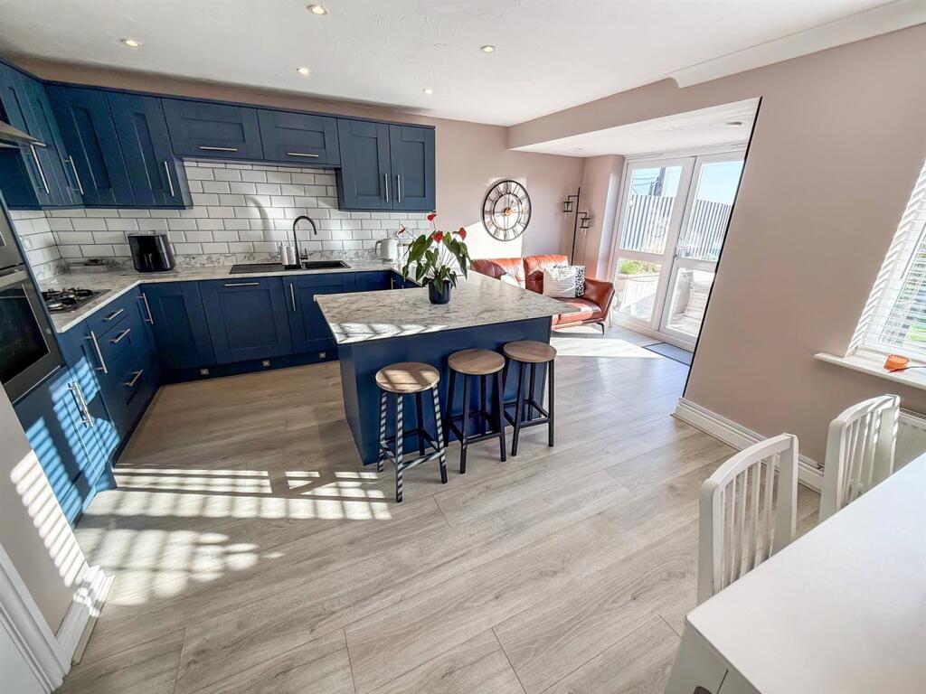 Kitchen/Dining/ Family Room